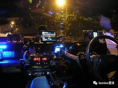 為什么香港出租車司機會同時使用10個手機？科技視角下的通訊設備租賃現(xiàn)象